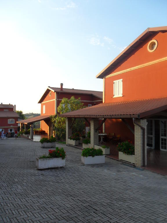 מלון Mosciano SantʼAngelo Fattoria Cerreto מראה חיצוני תמונה